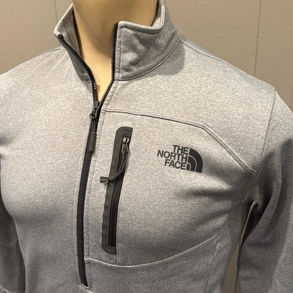 The North Face Men’s Small Gray Half Zip Pocket Pullover Light Jacket - Picture 2 of 6